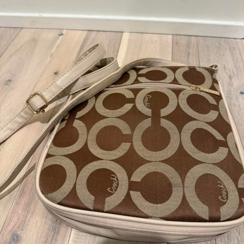 VINATGE Coach brown and cream crossbody bag #preppy #coquette #classic